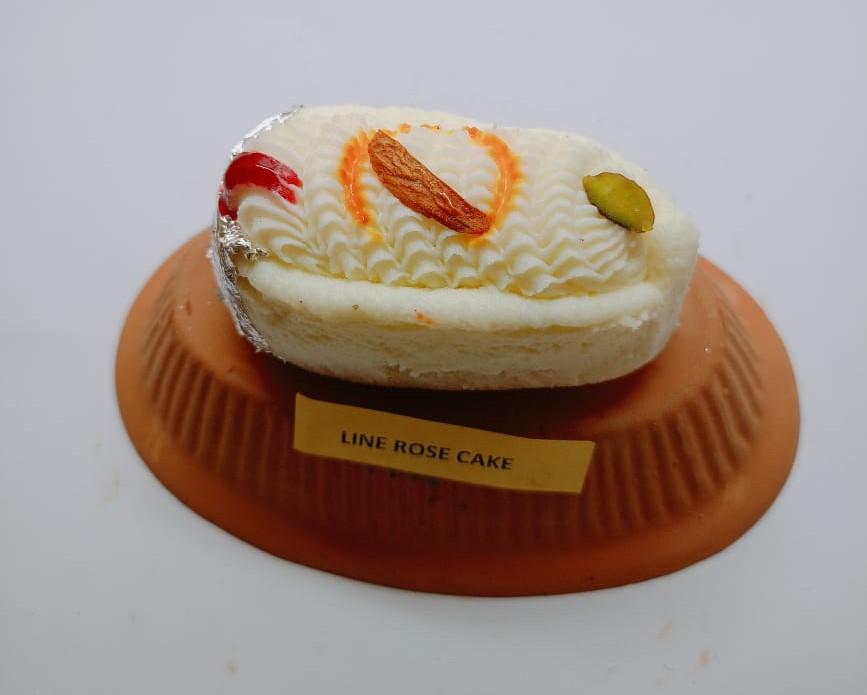 Line Rose Cake view 1
